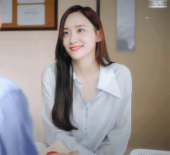 취향 따라 갈리는 배우 박지현 긴머리vs단발 | 인스티즈