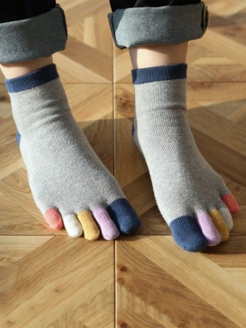 옷 잘 입는 애들은 양말이 킥이야🧦🎨 (34장) | 인스티즈