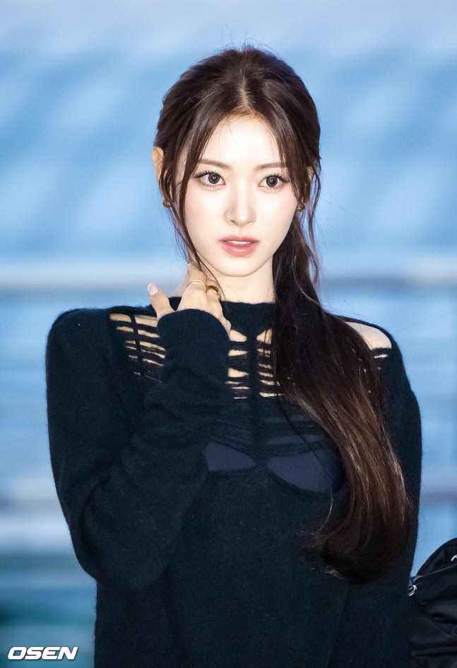기자들 헉 소리나왔다는 오늘자 미야오 안나 출국길.jpg | 인스티즈