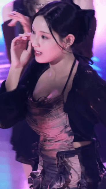 재정이 불안한 남자 일수록 가슴 큰 여자를 선호한다 | 인스티즈