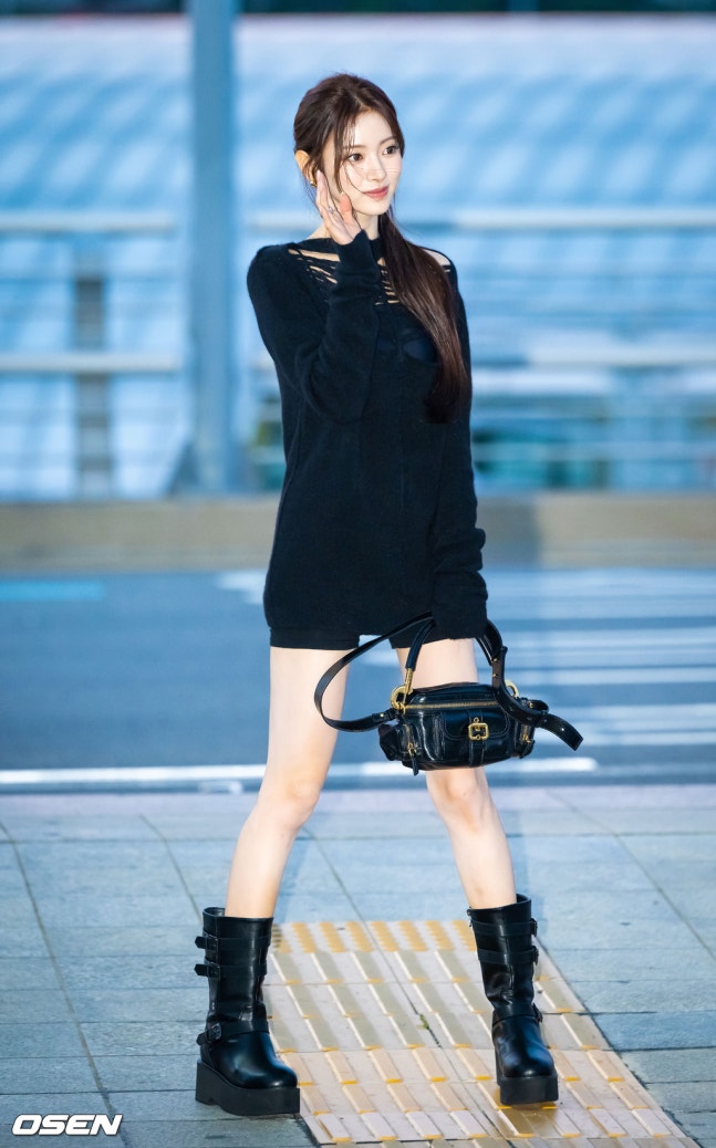 기자들 헉 소리나왔다는 오늘자 미야오 안나 출국길.jpg | 인스티즈