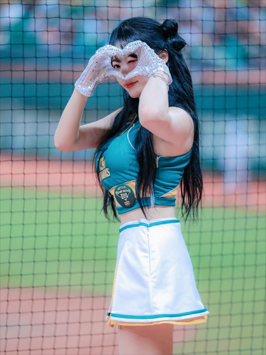 잘생긴 치어리더 | 인스티즈