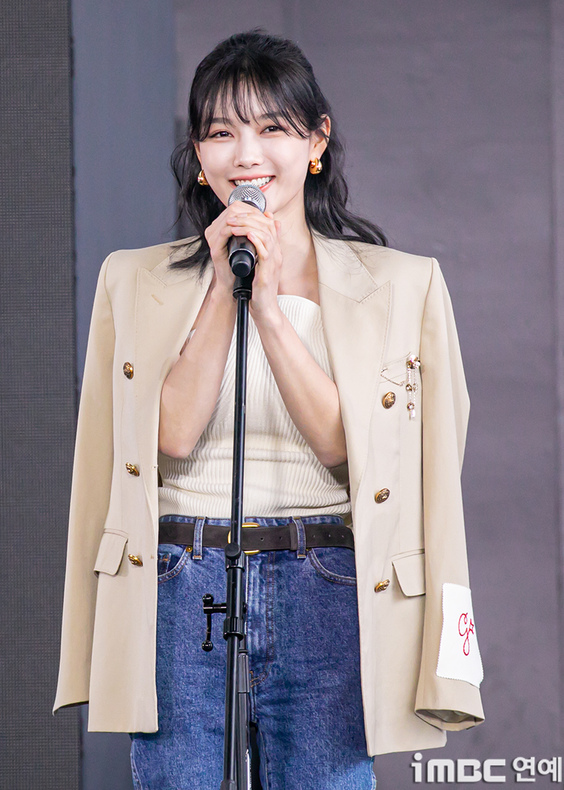 [포토] 오늘 부산국제영화제 '친애하는 X' 야외무대인사 김유정 | 인스티즈