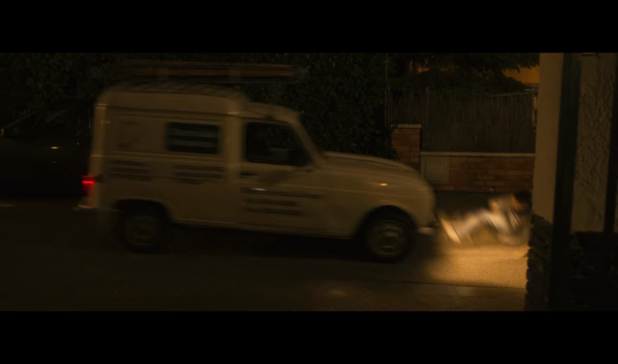 새로 이사온 집에서 25년 전에 죽은 소년과 연결됐는데 다음 날 일어나니 내 딸이 완전히 사라졌다 | 인스티즈