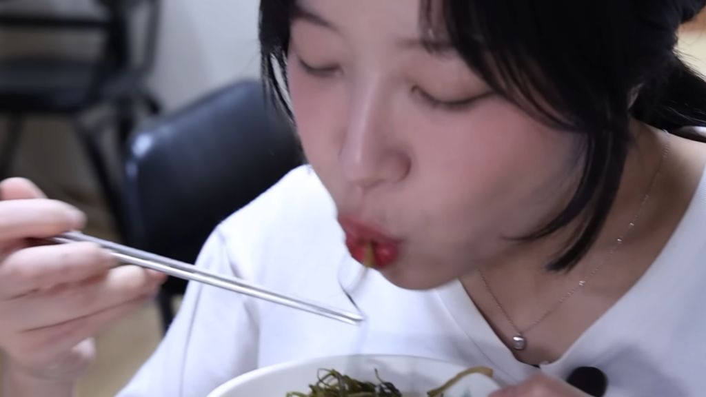 수육 3개밖에 안 주문한 쯔양 근황 | 인스티즈