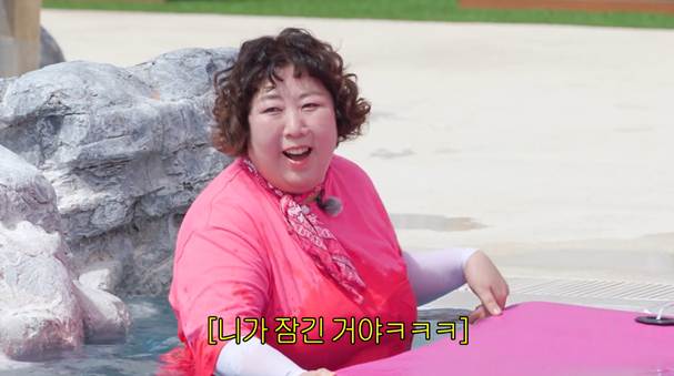 200kg 물 위 걷게 하려고 갖은 노력하는 뚱땡이들.jpg | 인스티즈
