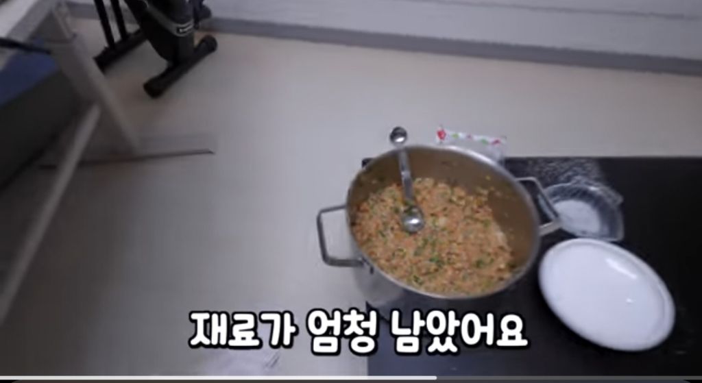 [웃소] 태훈이 고탱 주려고 만든 손만두 | 인스티즈