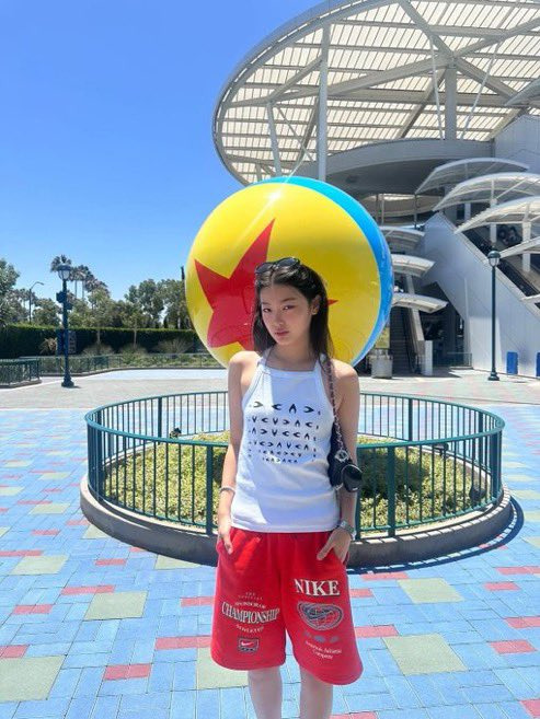 미국젠지 감성🇺🇸 캣츠아이 윤채 사복 모음 | 인스티즈