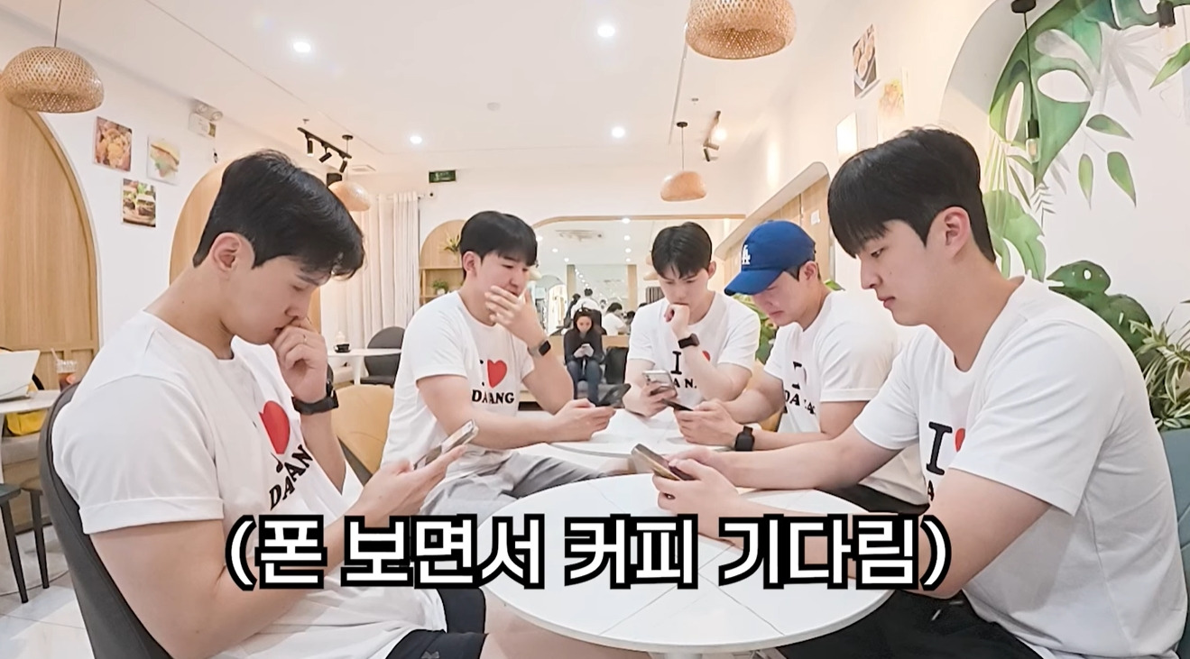 항공기 승무원을 전부 남자로 한다면......(에어부산 유튜브) | 인스티즈