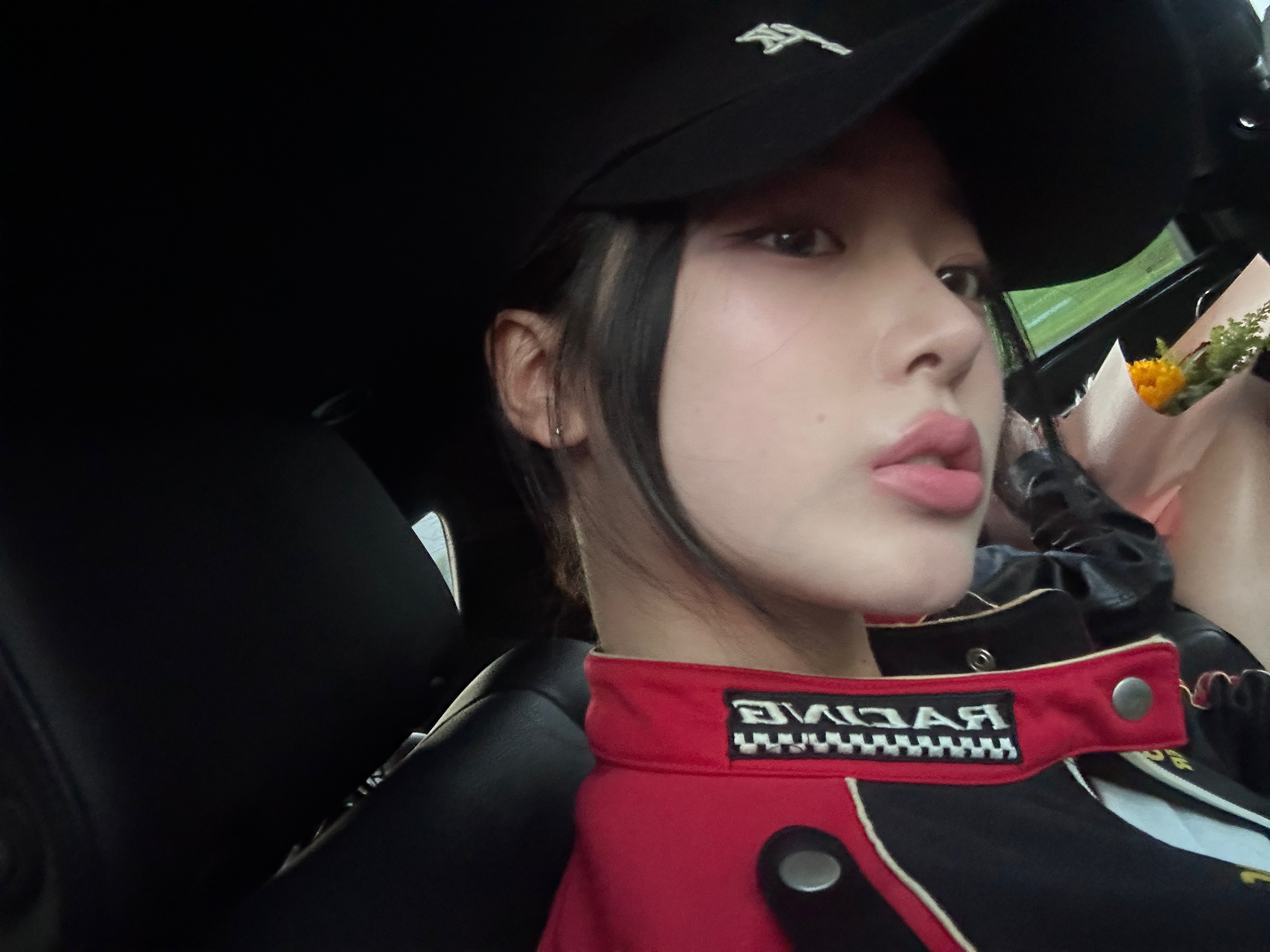 미국젠지 감성🇺🇸 캣츠아이 윤채 사복 모음 | 인스티즈