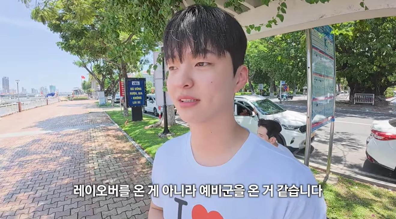 항공기 승무원을 전부 남자로 한다면......(에어부산 유튜브) | 인스티즈