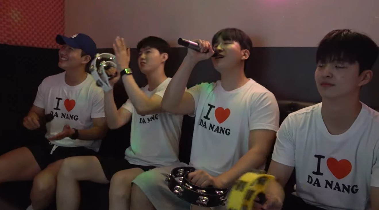 항공기 승무원을 전부 남자로 한다면......(에어부산 유튜브) | 인스티즈