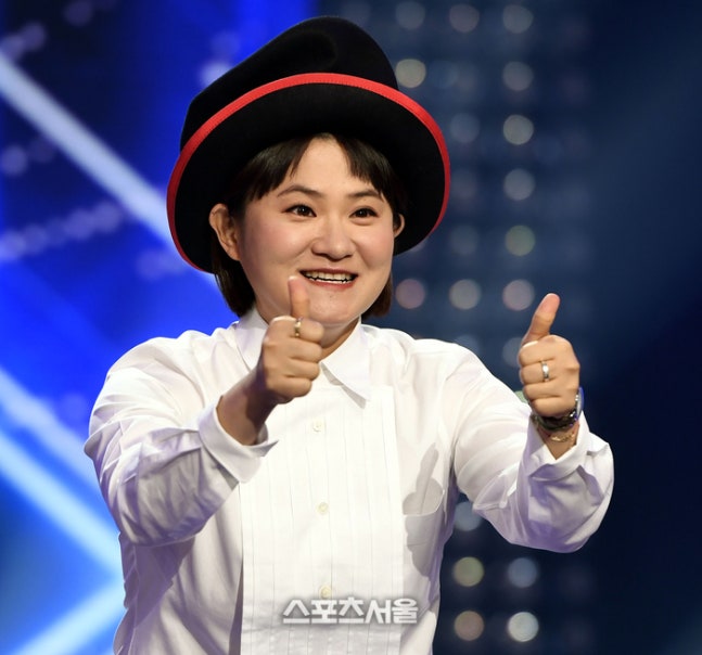 DJ 자리 갑자기 비웠던 김신영, 故 전유성 곁에 있었다... | 인스티즈