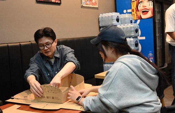 이틀전 치킨배달 뛰는 한동훈 | 인스티즈