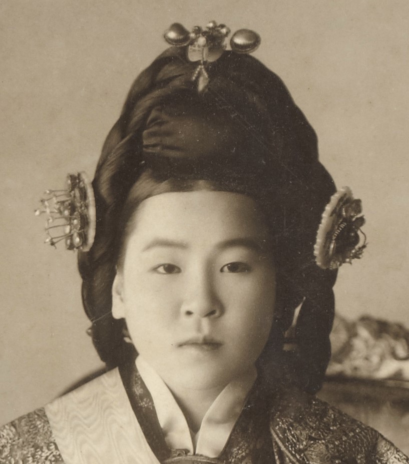 강한나가 연기한 강목주로 보는 '폭군의 셰프' 속 가채머리와 복식 | 인스티즈