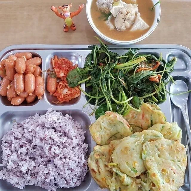 한국 학교 급식은 이미 레딧에서도 유명 | 인스티즈