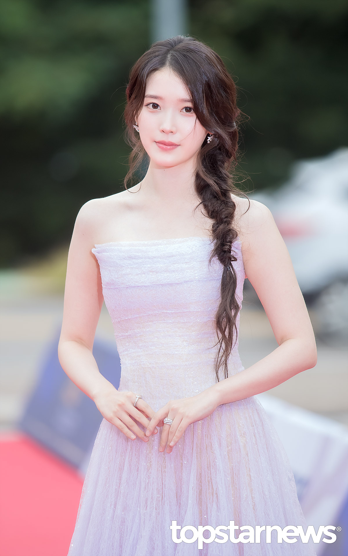 오늘 유독 섹시한 아이유.jpg | 인스티즈