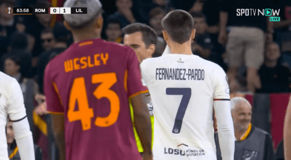 오늘자 PK만 3번 막은 LOSC 릴의 베르케 외제르 키퍼.gif | 인스티즈