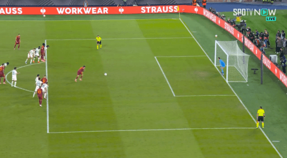 오늘자 PK만 3번 막은 LOSC 릴의 베르케 외제르 키퍼.gif | 인스티즈