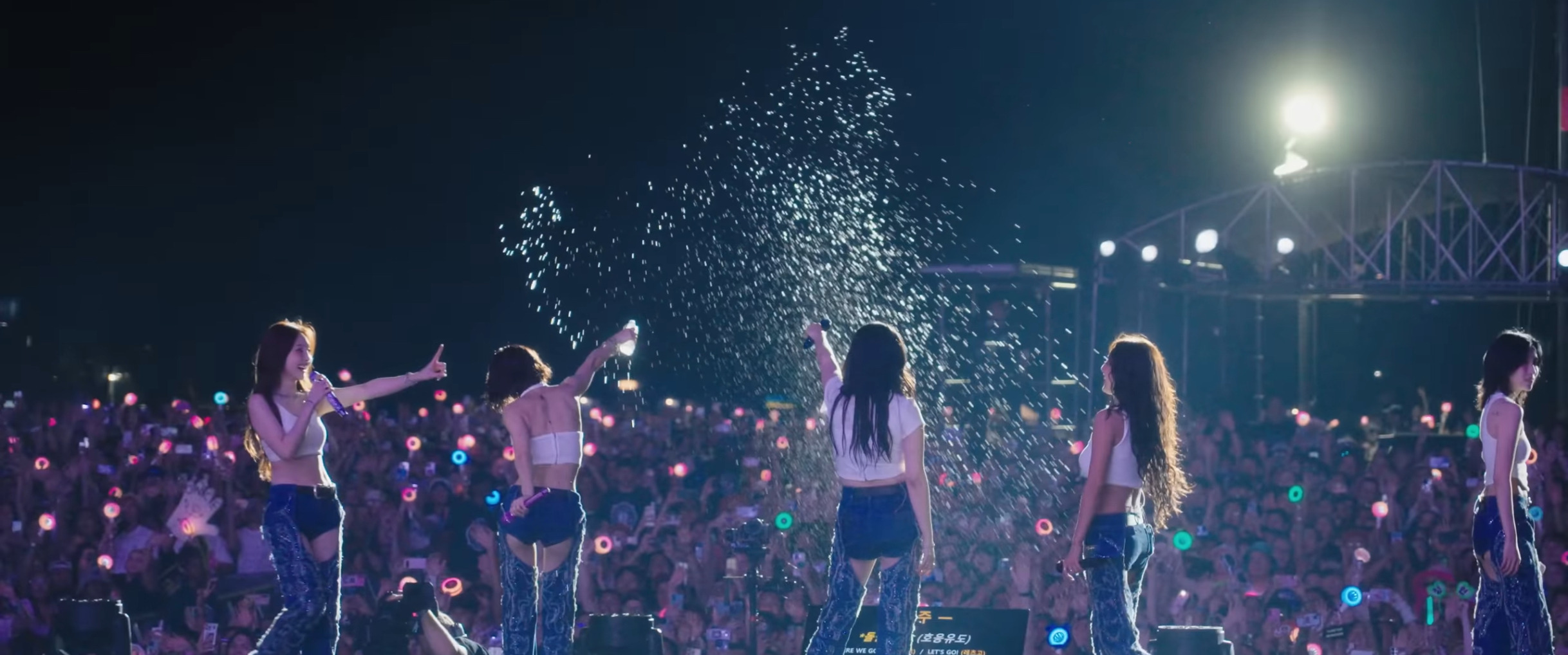 롤라팔루자 측 문제로 앵콜 무대 못하게 돼서 빡친 트와이스 | 인스티즈