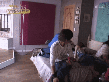 정형돈 배 베고 누워있는 한효주 | 인스티즈