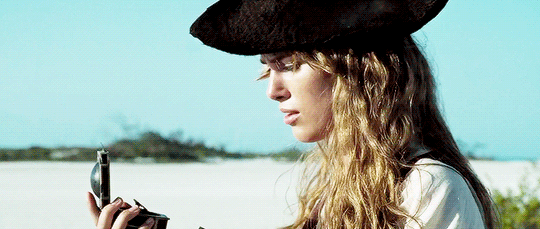 생각보다 엄청 어린 나이에 뜬 배우 .gif | 인스티즈