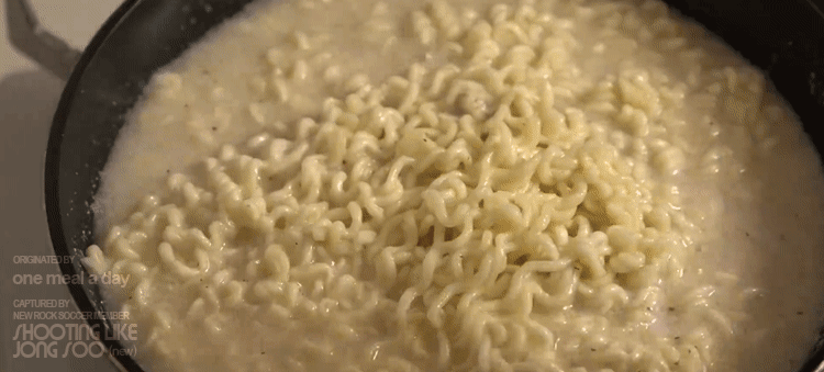고소하고 진한 들깨라면 만들기.gif | 인스티즈