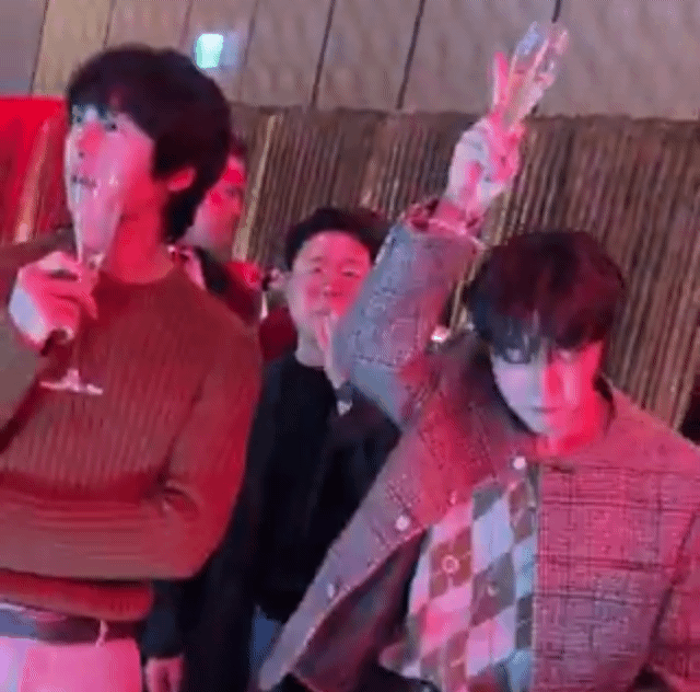 W korea 공계에 올라온 유방암 자선 행사 분위기 모음 .gif | 인스티즈