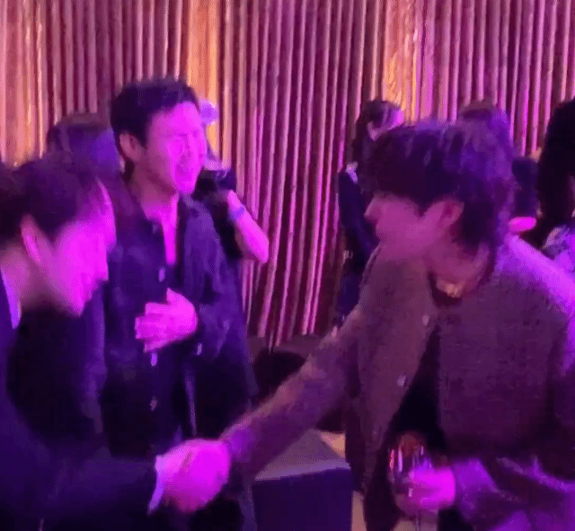 W korea 공계에 올라온 유방암 자선 행사 분위기 모음 .gif | 인스티즈