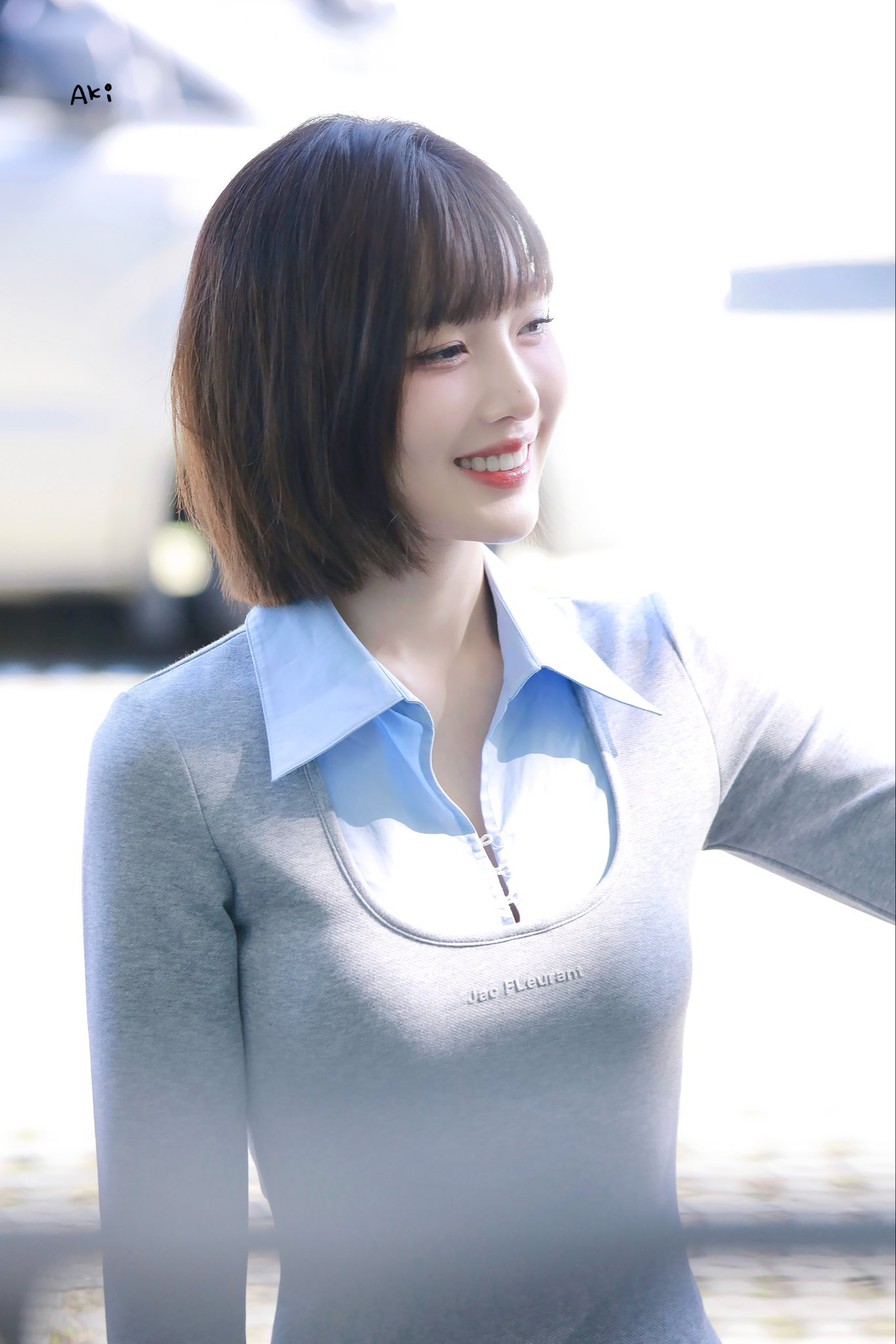 팬들 반응 좋은 레드벨벳 조이 칼단발 출근짤.jpg | 인스티즈