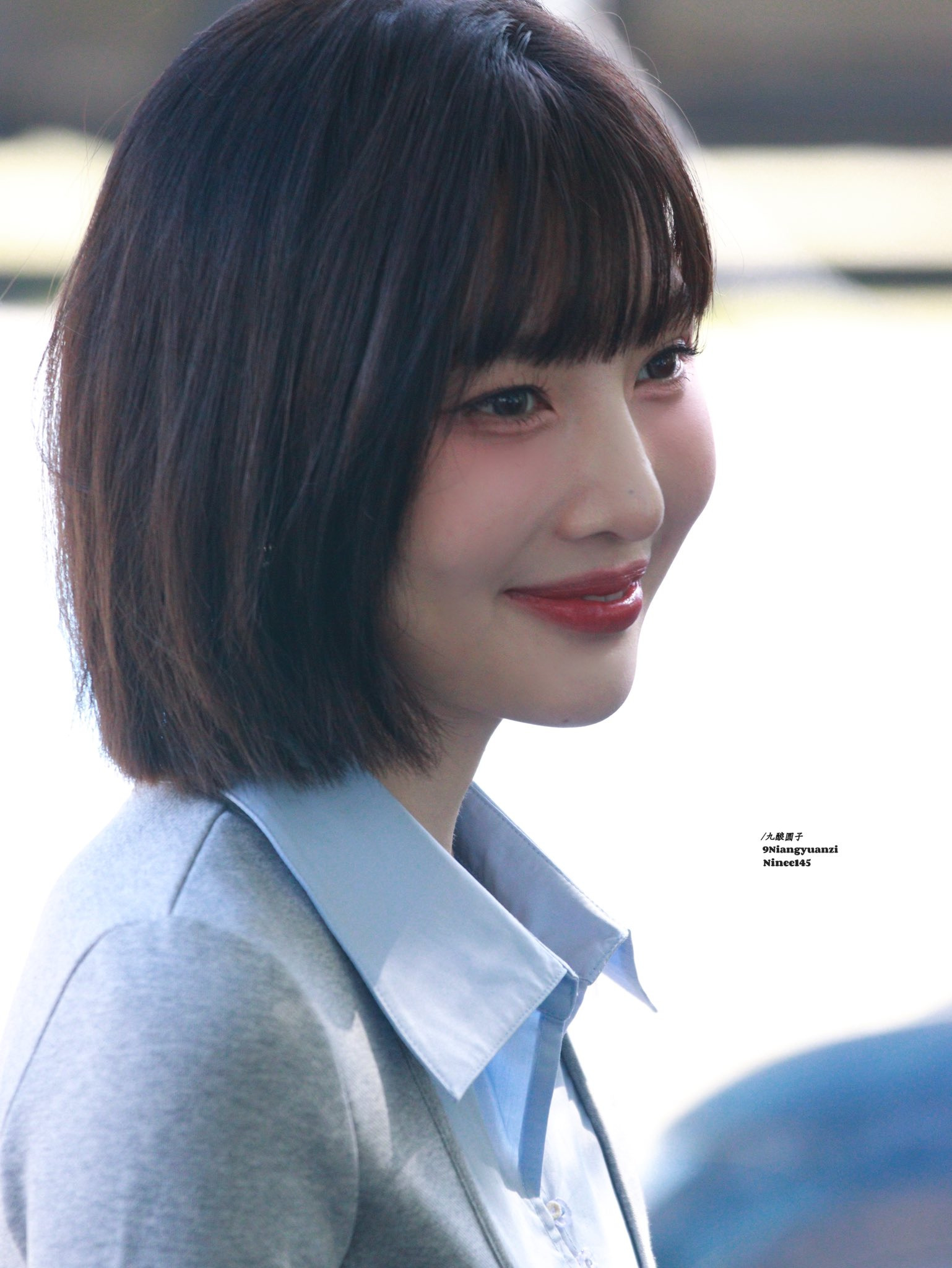 팬들 반응 좋은 레드벨벳 조이 칼단발 출근짤.jpg | 인스티즈