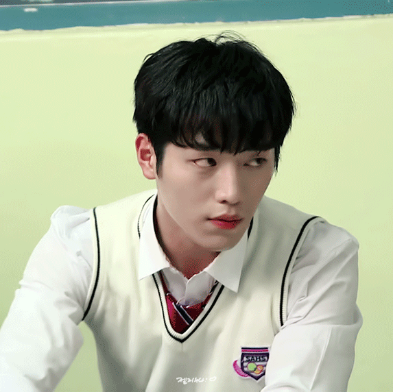 중국에서 방영 도중에 실시간 규제먹고 종영된 BL 드라마 스토리.gif | 인스티즈