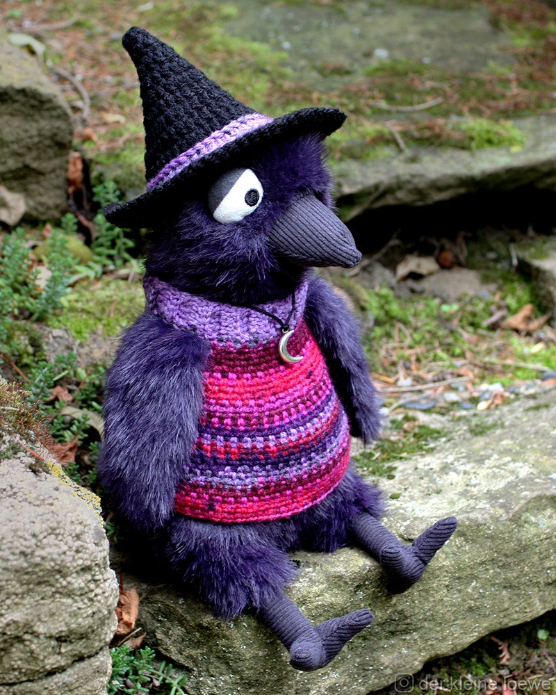 시무룩하게 생겨서 화제된 까마귀(Hocus crow) 인형 | 인스티즈