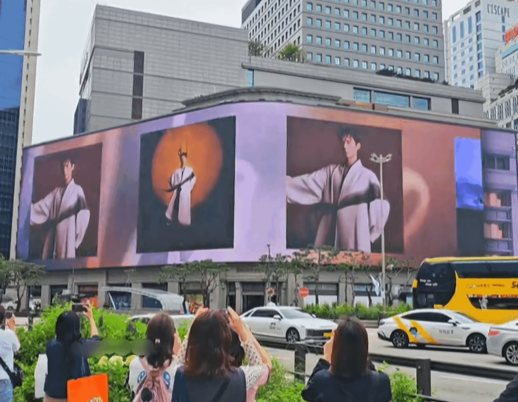 케데헌때문에 관광객들이 사진찍고가는곳 | 인스티즈