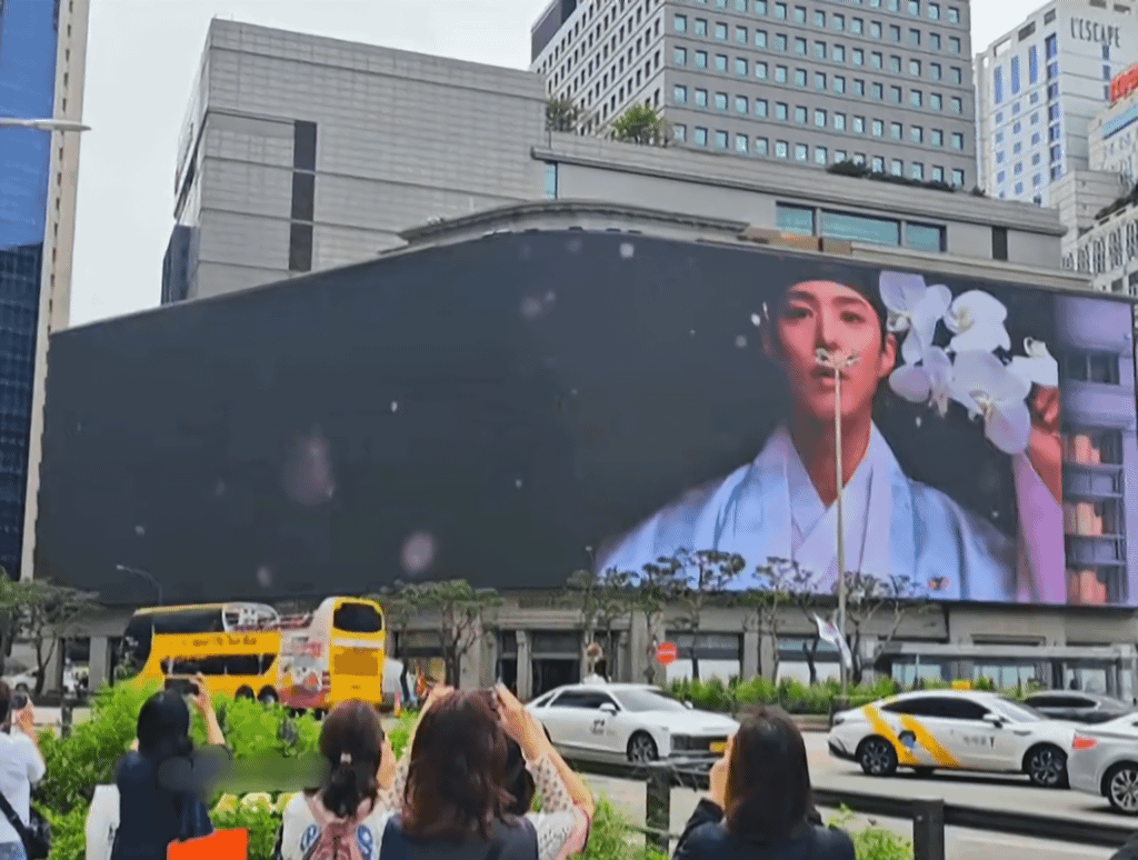 케데헌때문에 관광객들이 사진찍고가는곳 | 인스티즈