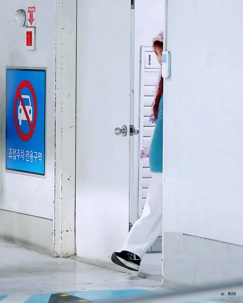 수능 응원 댓글 달다가 갑자기 개정색하는 아이유.jpg | 인스티즈