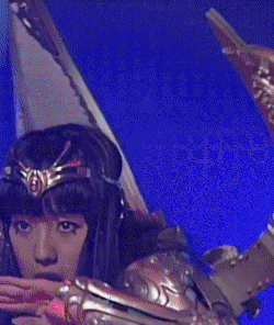 무당이 데뷔한 줄 알고 관객들 잔뜩 쫄았슨 하지만, 정말 신드롬 일으켰슨 | 인스티즈