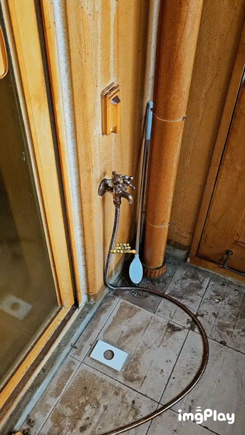 담배에 쩌든 집 청소하러 간 청소업체 | 인스티즈