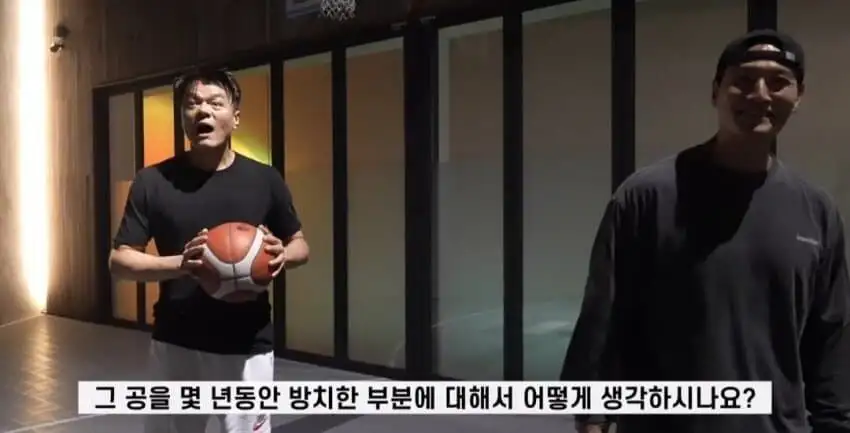 살짝 놀란듯한 JYP | 인스티즈