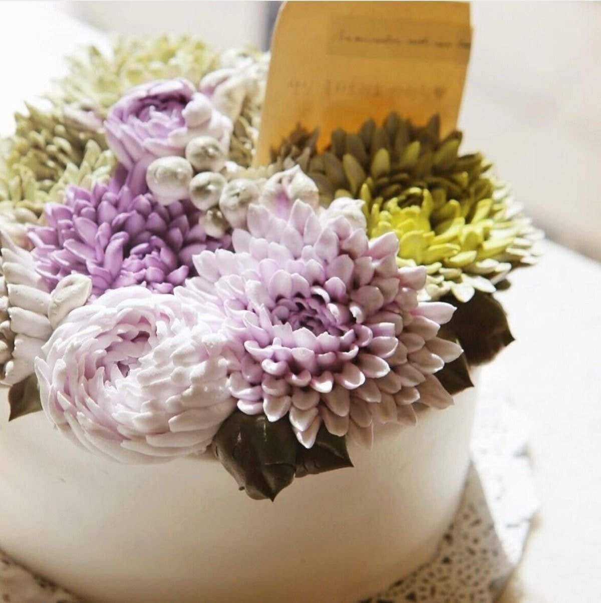 1평짜리 가게에서 시작해서 건물주까지 됐다는 생크림 꽃 케이크.gif | 인스티즈