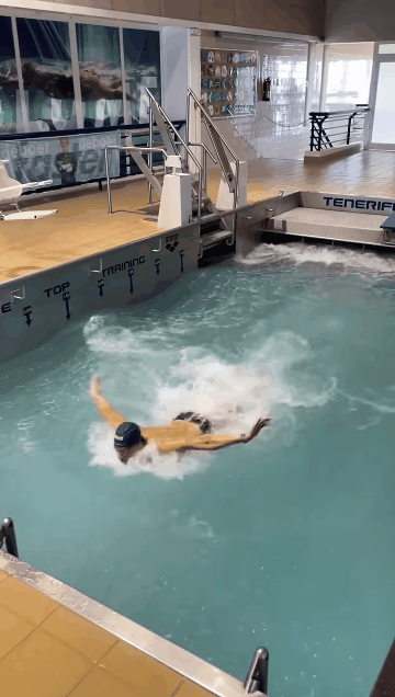 수영 버전 천국의 계단.gif | 인스티즈