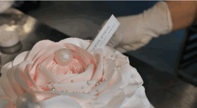 1평짜리 가게에서 시작해서 건물주까지 됐다는 생크림 꽃 케이크.gif | 인스티즈