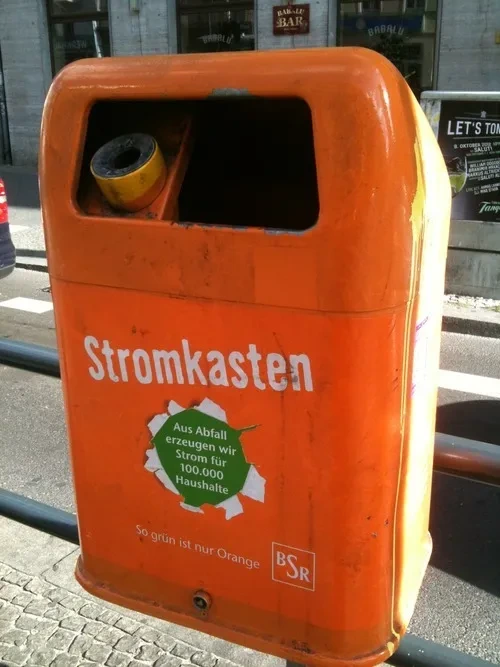 독일에서 찍어온 베를린 쓰레기통 같이 봐주라 | 인스티즈