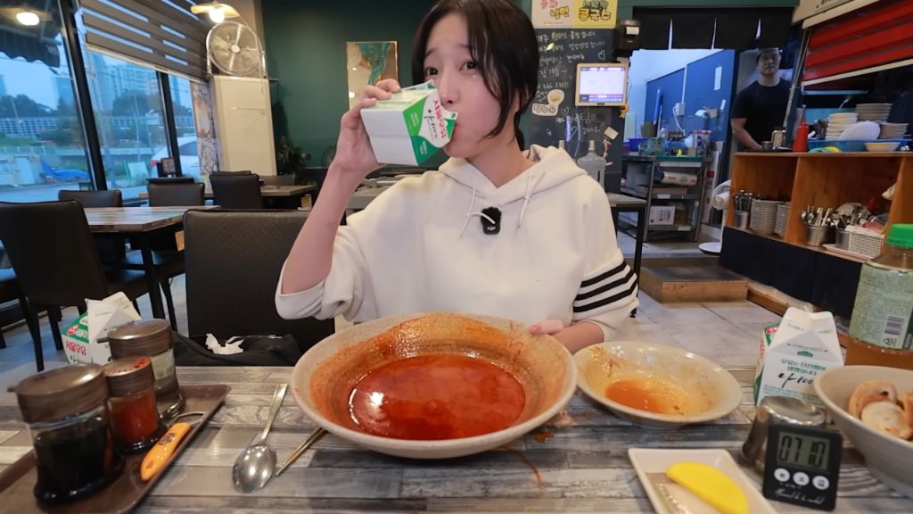 한 명도 성공 못한 매운짬뽕에 도전한 쯔양 | 인스티즈