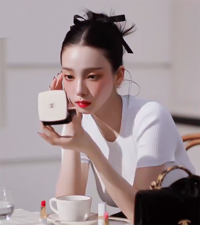 (스압)샤넬 뷰티 카리나 .gif | 인스티즈