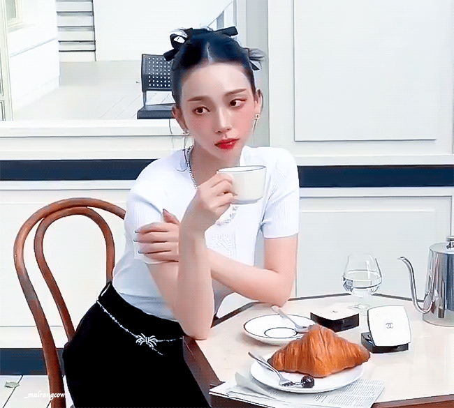 (스압)샤넬 뷰티 카리나 .gif | 인스티즈