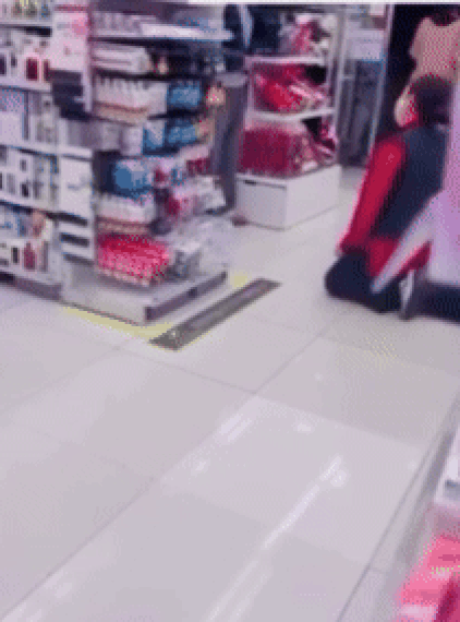 '무릎 사과' 논란 전말은 바코드 오류…다이소 "더이상 피해 없었으면" | 인스티즈