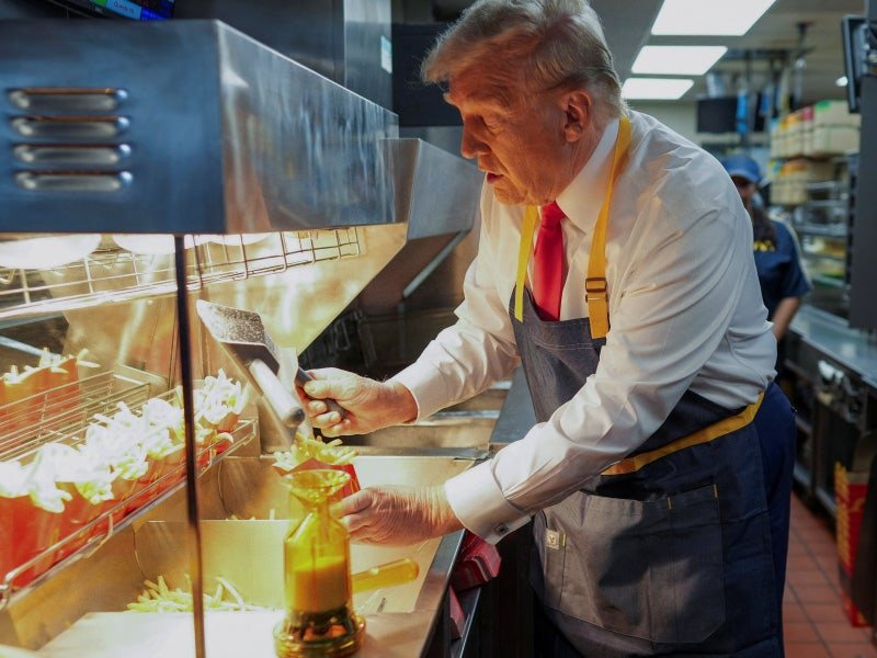 트럼프의 백악관 식사 습관..."침대에서 햄버거” | 인스티즈