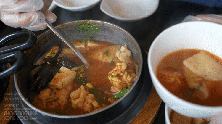 미국 LA, 코리아타운 한식당 소반의 매운 갈비찜과 다양한 한식요리들.gif | 인스티즈