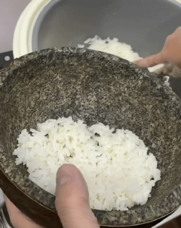 미국에 있다는 돌솥비빔밥 뷔페.gif | 인스티즈